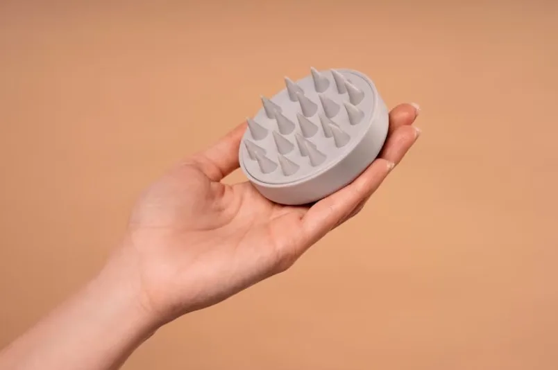 SHAMPOO MASSAGE BRUSH